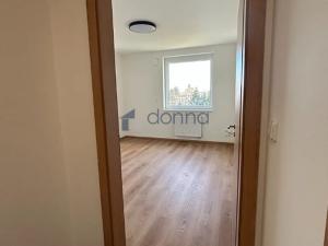 Pronájem bytu 2+kk, Praha - Vysočany, Čakovická, 63 m2