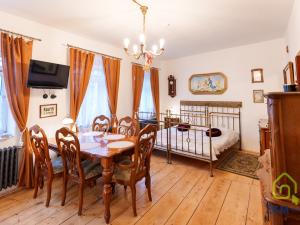 Prodej vícegeneračního domu, Jáchymov, Palackého, 160 m2