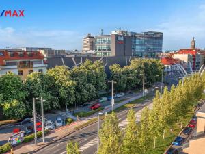 Prodej garážového stání, Hradec Králové - Pražské Předměstí, Gočárova třída, 13 m2