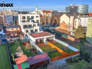 Prodej garážového stání, Hradec Králové - Pražské Předměstí, Gočárova třída, 13 m2