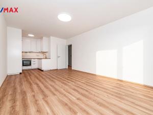 Pronájem bytu 2+kk, Praha - Prosek, Čakovická, 79 m2