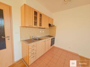 Pronájem bytu 1+kk, Praha - Letňany, Beranových, 31 m2