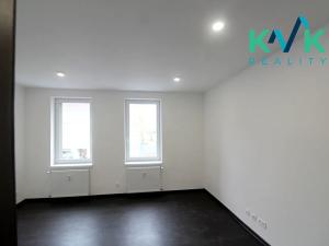 Prodej bytu 3+1, Karlovy Vary, U Trati, 83 m2