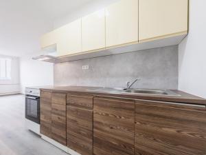 Pronájem bytu 2+kk, Praha - Bohnice, Poznaňská, 43 m2