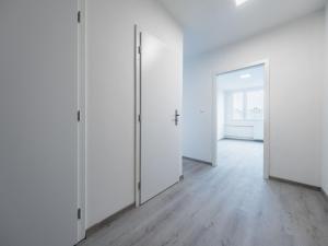 Pronájem bytu 2+kk, Praha - Bohnice, Poznaňská, 43 m2