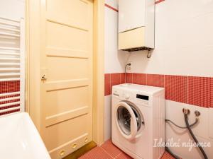 Pronájem bytu 2+kk, Praha - Vinohrady, Na Folimance, 50 m2