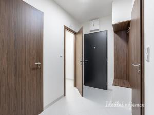 Pronájem bytu 2+kk, Praha - Třebonice, Thomasova, 46 m2