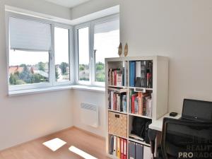 Prodej bytu 3+kk, Jesenice, V Roháči I., 64 m2
