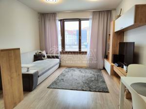 Prodej bytu 1+kk, Praha - Vysočany, Bassova, 28 m2