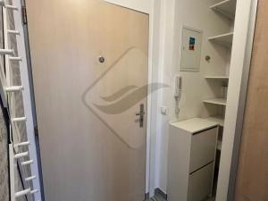 Prodej bytu 1+kk, Praha - Malešice, Ungarova, 33 m2