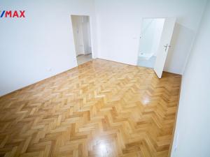 Pronájem bytu 1+kk, Praha - Žižkov, Lucemburská, 31 m2