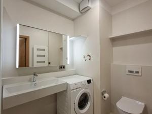 Pronájem bytu 2+kk, Praha - Stodůlky, Klementova, 67 m2