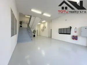 Pronájem obchodního prostoru, Jaroměř, Jezbinská, 404 m2