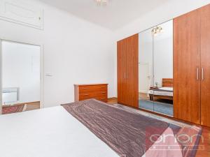 Pronájem bytu 3+1, Praha - Malá Strana, Sněmovní, 85 m2