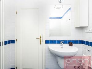 Pronájem bytu 3+1, Praha - Malá Strana, Sněmovní, 85 m2