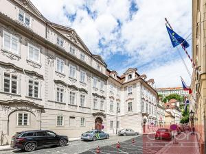 Pronájem bytu 3+1, Praha - Malá Strana, Sněmovní, 85 m2