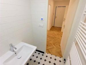 Pronájem bytu 2+kk, Praha - Vinohrady, Vinohradská, 48 m2