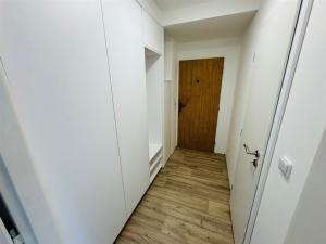 Pronájem bytu 2+kk, Cheb, Valdštejnova, 41 m2