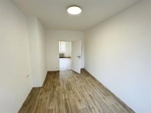 Pronájem bytu 2+kk, Cheb, Valdštejnova, 41 m2