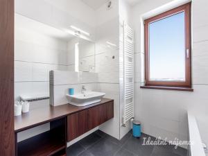 Pronájem bytu 2+kk, Praha - Zličín, Lanžhotská, 63 m2