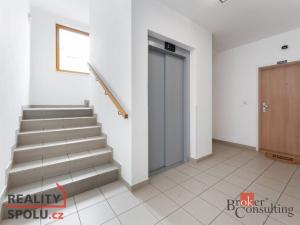 Pronájem bytu 1+kk, Praha - Slivenec, U svahu, 30 m2