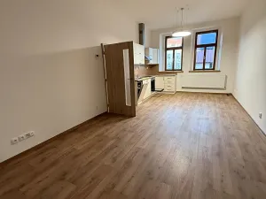 Pronájem bytu 2+kk, Chomutov, Ruská, 60 m2