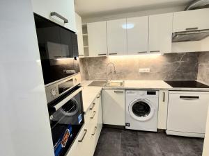 Pronájem bytu 3+1, Praha - Nové Město, Sokolská, 89 m2