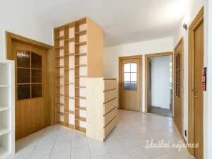 Pronájem bytu 4+kk, Čelákovice, U Kapličky, 83 m2
