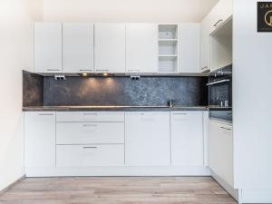 Pronájem bytu 3+kk, Praha - Dolní Měcholupy, Kardausova, 88 m2