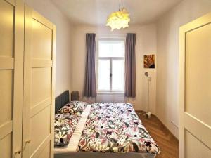 Pronájem bytu 2+kk, Praha - Vinohrady, Krkonošská, 52 m2