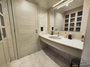 Prodej bytu 5+kk, Via del Porto Romano, Città Sant'Angelo, Provincia di Pescara, Itálie, 274 m2