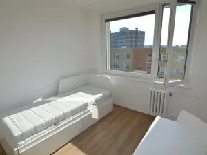 Pronájem bytu 1+kk, Praha - Černý Most, Kuttelwascherova, 22 m2