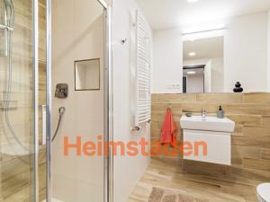 Pronájem bytu 2+kk, Praha - Holešovice, Vrbenského, 57 m2