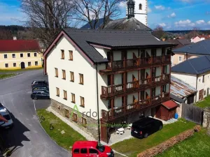 Prodej rodinného domu, Frymburk, 525 m2