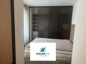 Pronájem bytu 2+1, Praha - Malá Strana, Hellichova, 51 m2