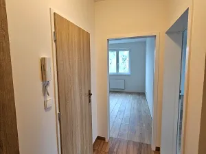 Pronájem bytu 2+kk, Praha - Štěrboholy, U školy, 50 m2