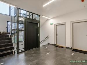 Pronájem bytu 2+kk, Praha - Prosek, Žitenická, 60 m2