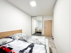 Pronájem bytu 2+kk, Praha - Hlubočepy, Vítové, 57 m2