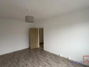 Pronájem bytu 2+1, Ostrov, Kollárova, 52 m2