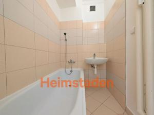 Pronájem bytu 2+1, Ostrava - Poruba, náměstí Boženy Němcové, 61 m2