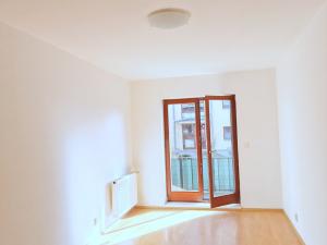 Pronájem bytu 2+kk, Praha - Štěrboholy, Andersenova, 52 m2