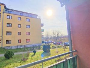 Pronájem bytu 2+kk, Praha - Štěrboholy, Andersenova, 52 m2