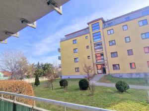 Pronájem bytu 2+kk, Praha - Štěrboholy, Andersenova, 52 m2