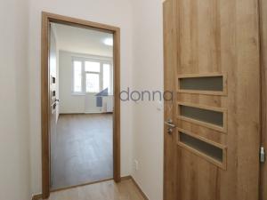 Pronájem bytu 1+kk, Praha - Strašnice, Kralická, 25 m2