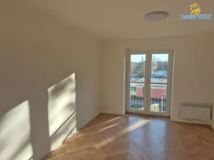 Pronájem bytu 2+1, Kladno, Petrohradská, 53 m2