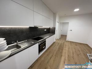 Pronájem bytu 2+kk, Znojmo, Smutného, 39 m2