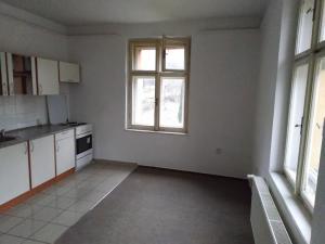 Pronájem bytu 2+1, Děčín, U Dvora, 60 m2