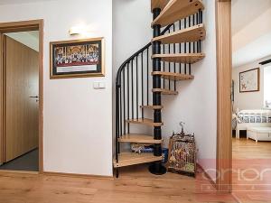 Pronájem rodinného domu, Praha - Nebušice, K Vizerce, 288 m2