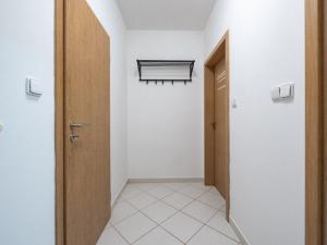 Prodej bytu 2+kk, Praha - Dolní Měcholupy, Kryšpínova, 48 m2