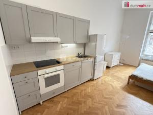 Pronájem bytu 1+kk, Praha - Smíchov, Klicperova, 38 m2